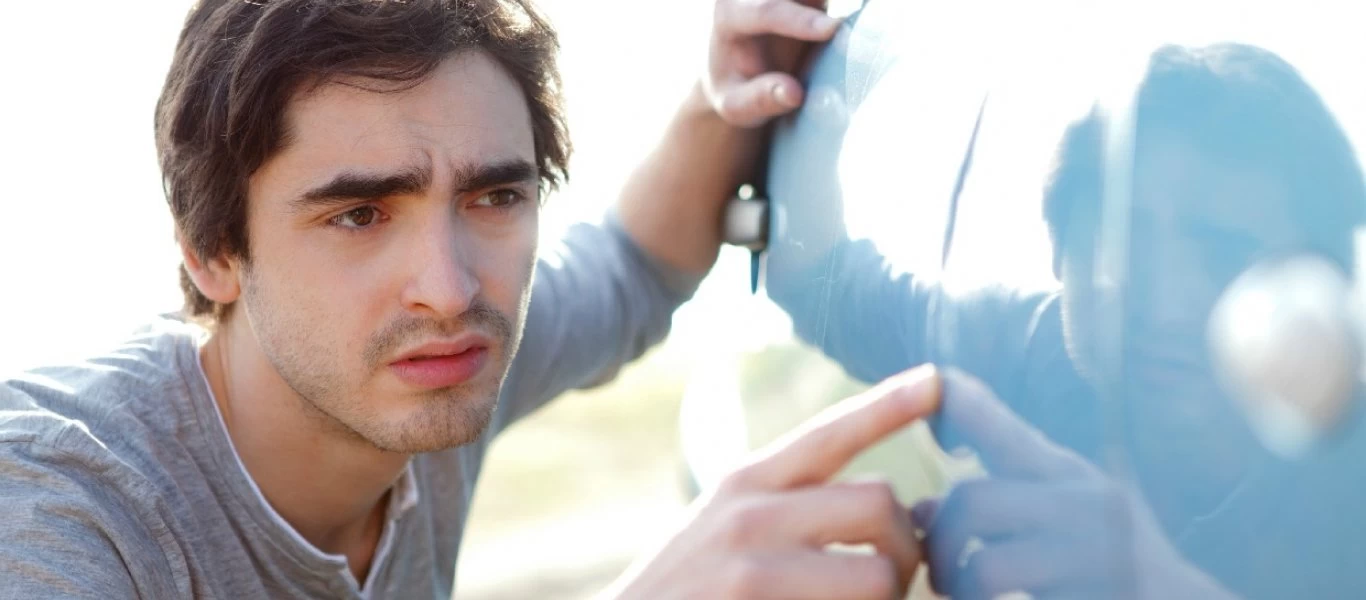 Δείτε πως μπορείτε να εξαφανίσετε εύκολα τις γρατζουνιές από το αυτοκίνητο (βίντεο)